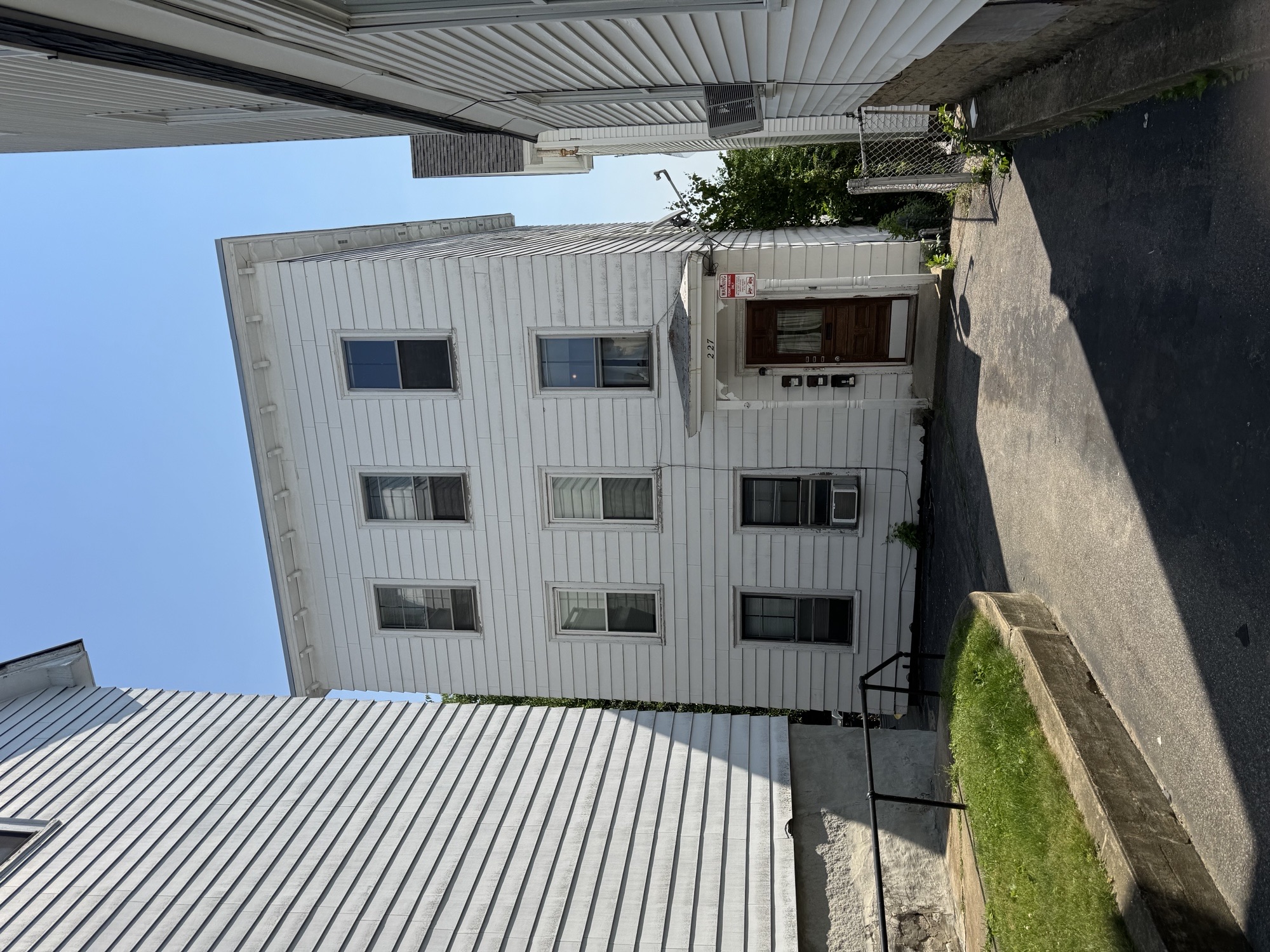 227-233 Notre Dame Avenue - 227/3