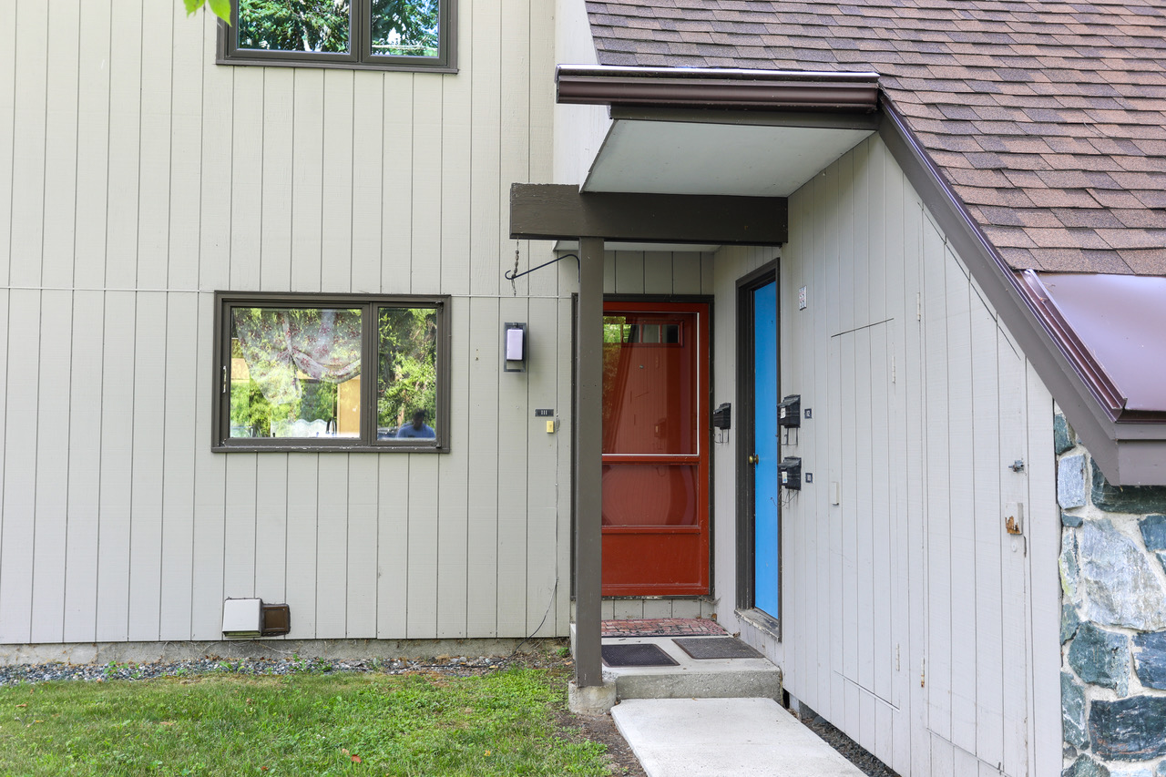 111 Brook Hollow